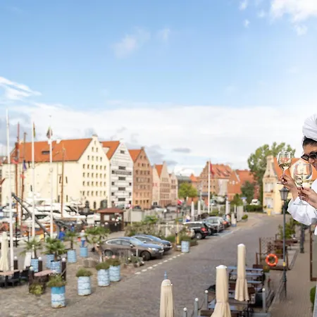 Premium Szafarnia In Old Town & Marina View By Lion Apartmán