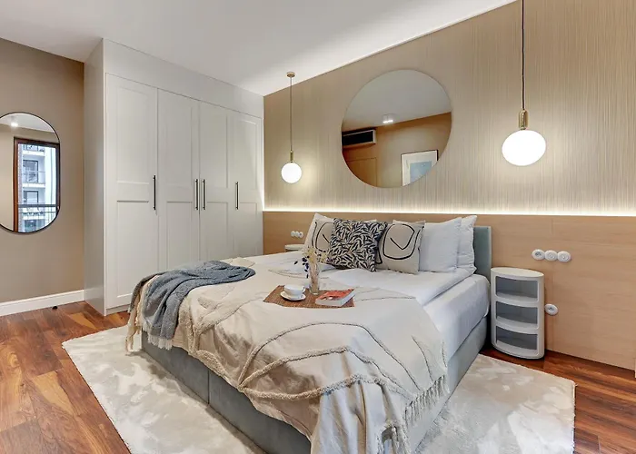 Premium Szafarnia In Old Town & Marina View By Lion *